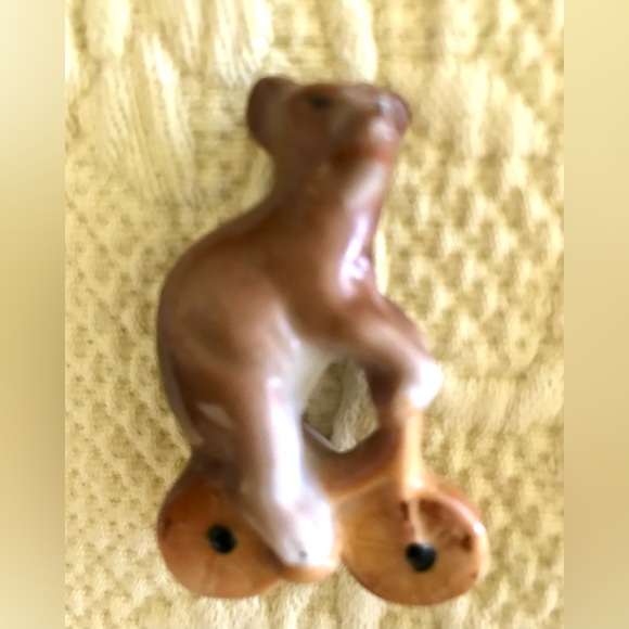 Tiny little porcelain bear on a bicycle! - Picture 5 of 8